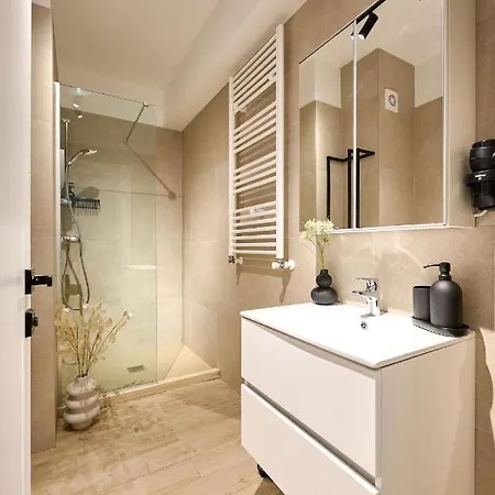 Infinity Everglow Spa&pool Resort-parking